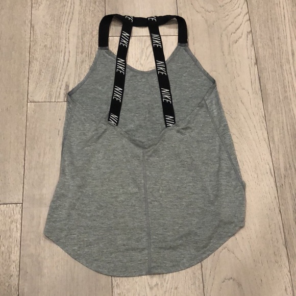 Nike Dri-Fit women’s grey workout tank top - Picture 2 of 3